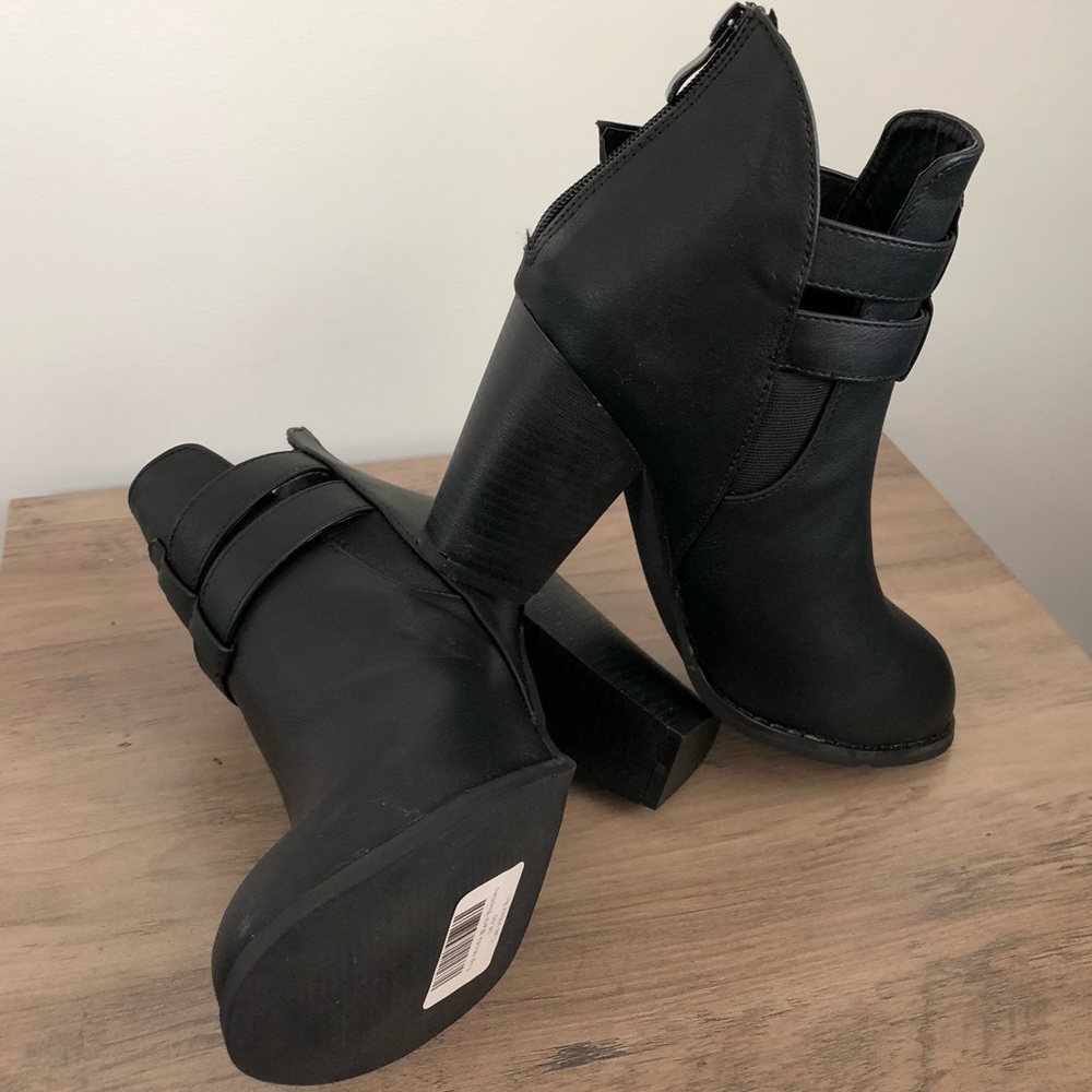 TOP Moda Black Heeled Booties - Picture 4 of 9